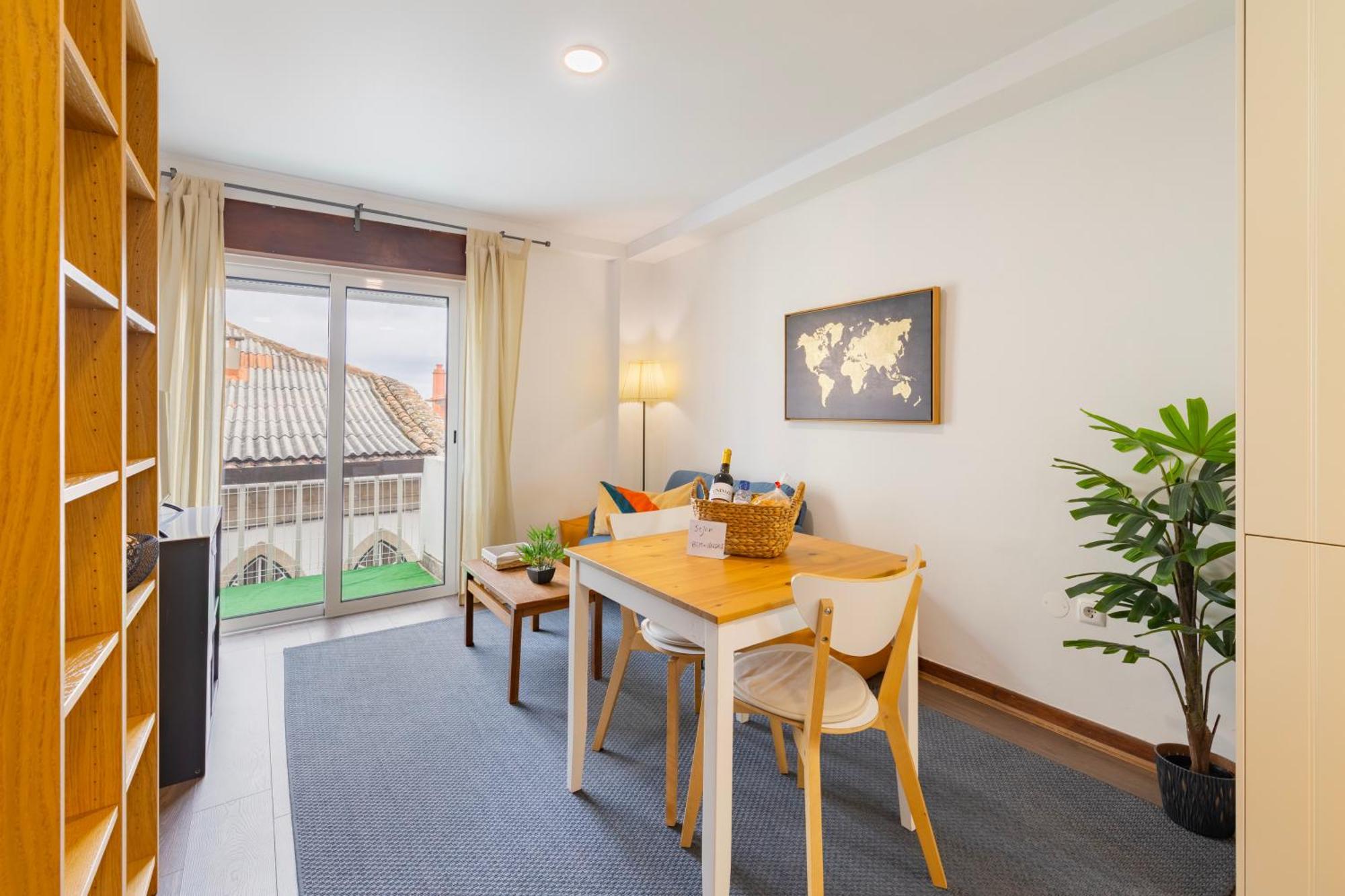 Cosy Remodeled Apartment In The City Center Fundao Exterior photo
