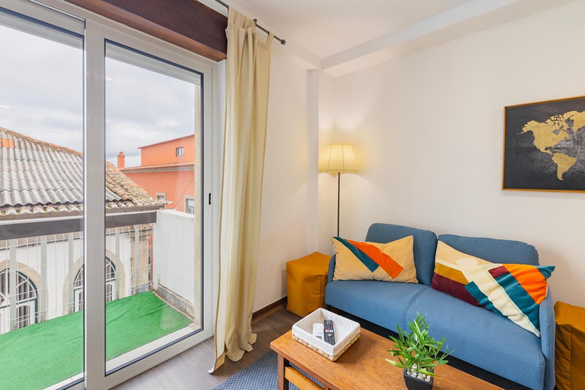 Cosy Remodeled Apartment In The City Center Fundao Exterior photo