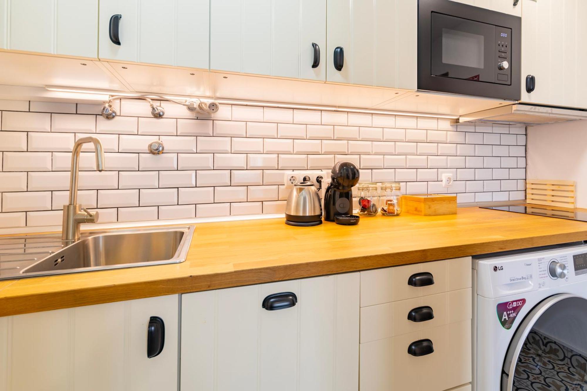 Cosy Remodeled Apartment In The City Center Fundao Exterior photo